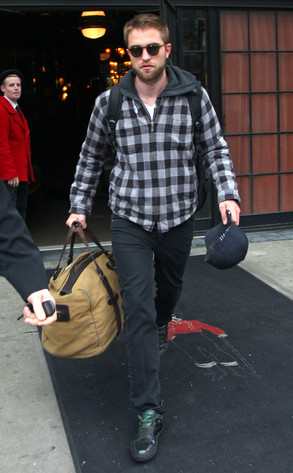 Robert Pattinson, Fly Down Robert Pattinson, Fly Down